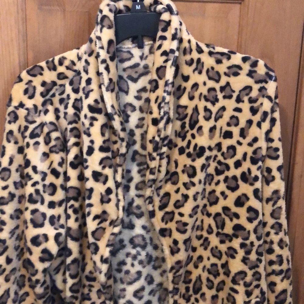 Leopard print soft women’s coat medium